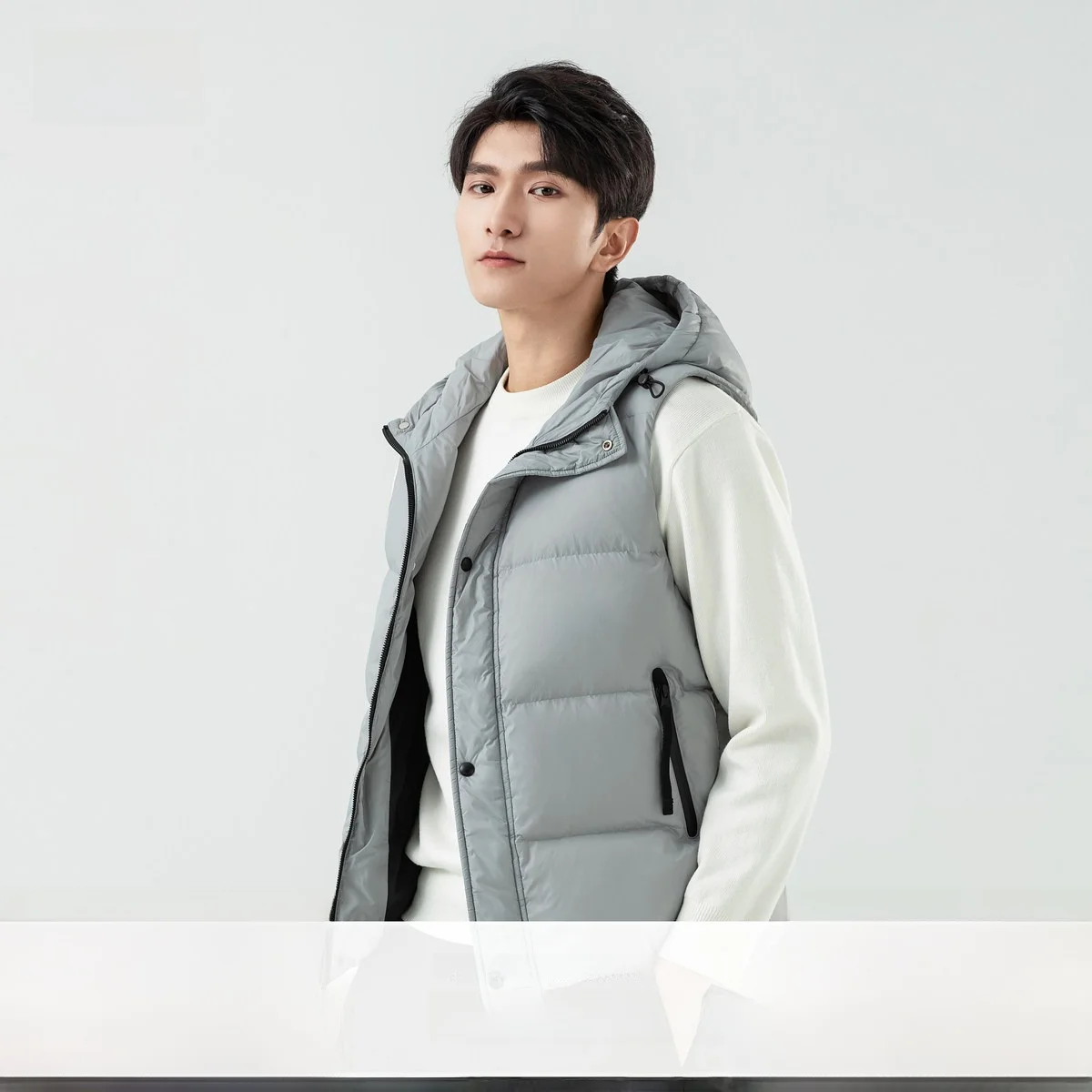 Snow Flying 2026 Spring Autumn Men's down Vest Black Hooded Windproof Warm Short Style Duck down Jacket Youthful Polyester Fiber
Snow Flying 2026 Spring Autumn Men's down Vest Black Hooded Windproof Warm Short Style Duck down Jacket Youthful Polyester Fiber