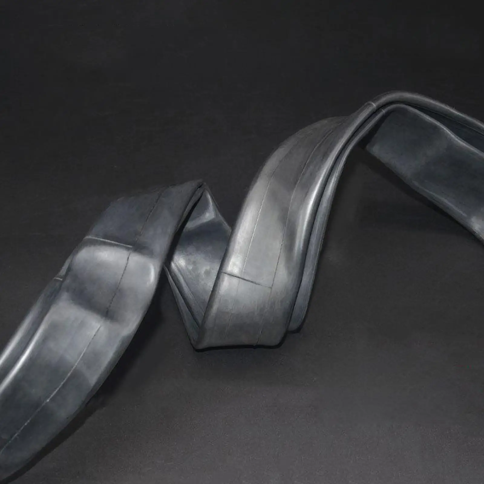 Durable Bike Tube Butyl Rubber Anti Leak Tubular 20 Inch AV Valve for Folding MTB Road Cycling
Durable Bike Tube Butyl Rubber Anti Leak Tubular 20 Inch AV Valve for Folding MTB Road Cycling