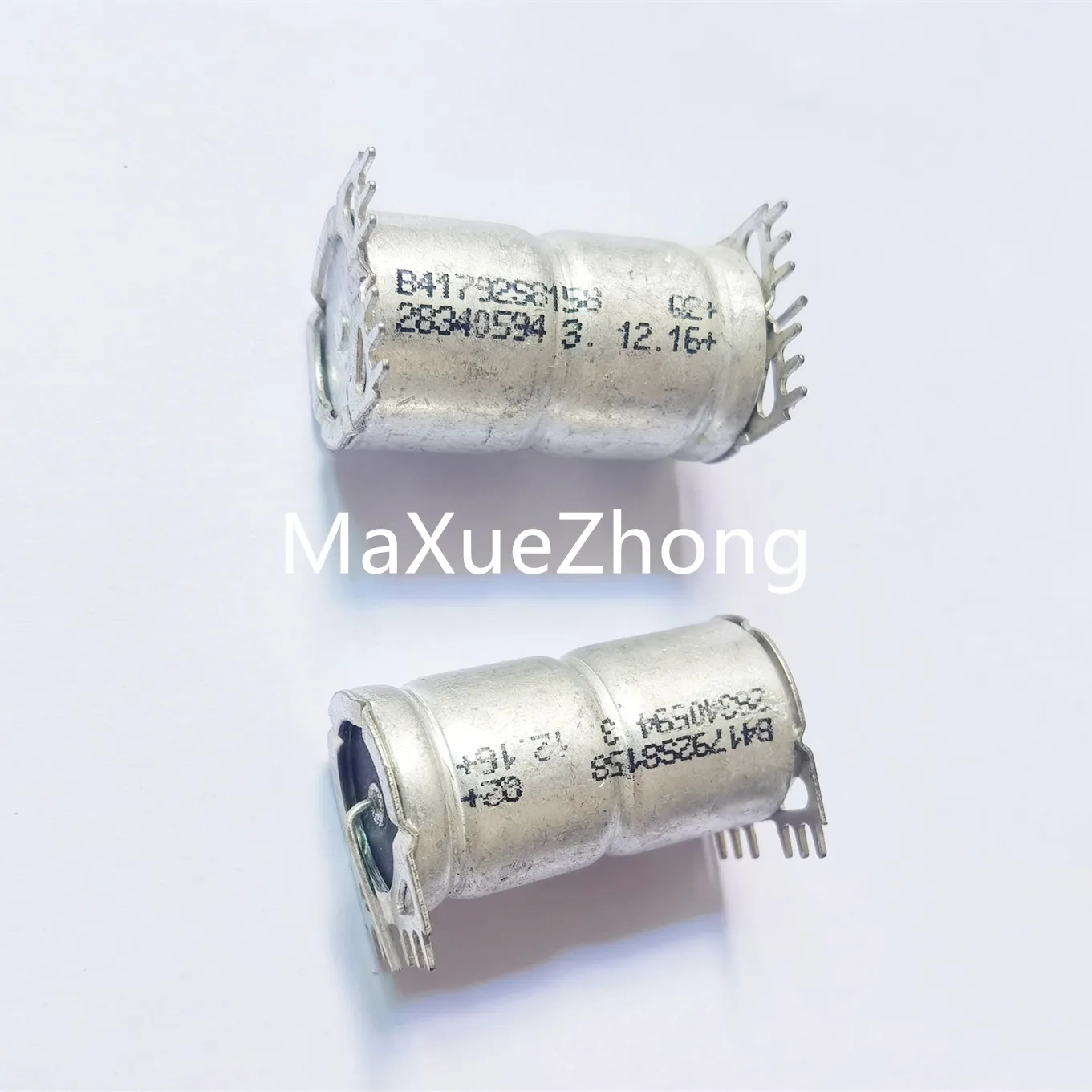 Original new 100% 63v1500uf high temperature aviation grade fever capacitor B41792S8158Q2 (Inductor)
Original new 100% 63v1500uf high temperature aviation grade fever capacitor B41792S8158Q2 (Inductor)