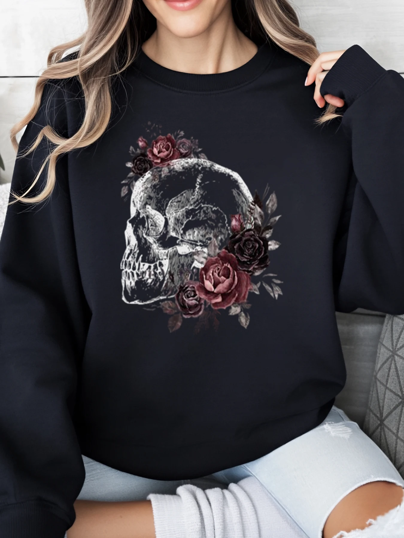 Skull and Roses Print Halloween Crewneck Sweatshirt Women Casual Wear Black Plus-Size
Skull and Roses Print Halloween Crewneck Sweatshirt Women Casual Wear Black Plus-Size