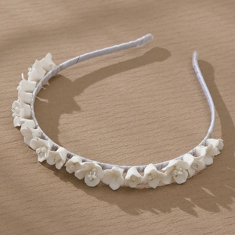 Retro White Bride Flower Hair Hoop Vintage Forest Aesthetic Hair Styling Fairy Headband Bridal Tiara Women's Accessories
Retro White Bride Flower Hair Hoop Vintage Forest Aesthetic Hair Styling Fairy Headband Bridal Tiara Women's Accessories