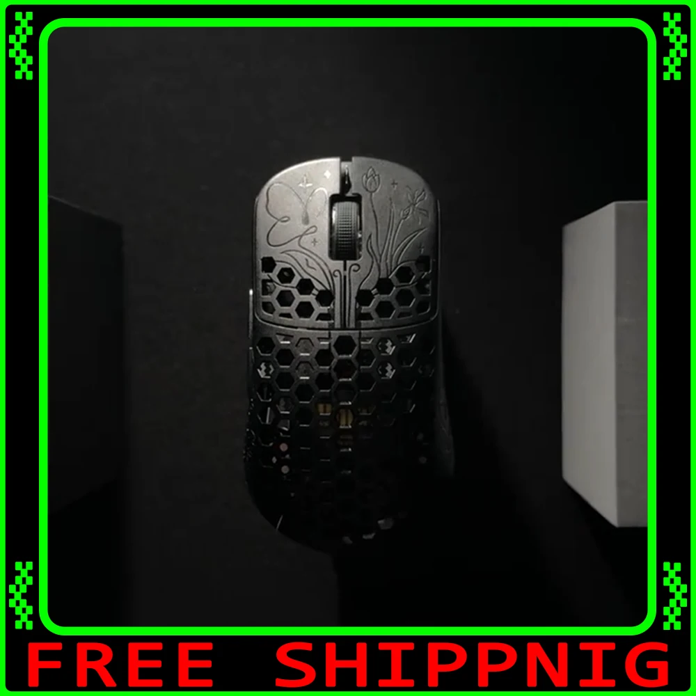 Unius Black Lotus Carbon Fibre Mouse Dual Mode Wireless Mouse Paw3950 8000Hz Lightweight Hollow Out Gaming Mice PC Accessories 
Unius Black Lotus Carbon Fibre Mouse Dual Mode Wireless Mouse Paw3950 8000Hz Lightweight Hollow Out Gaming Mice PC Accessories
