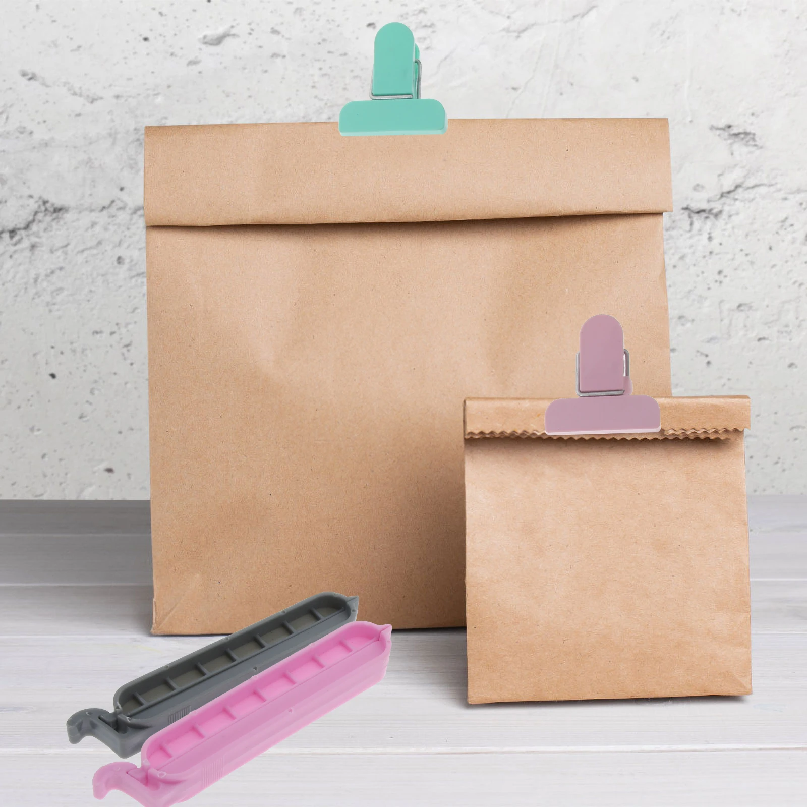 36Pcs Snack Sealing Clips Heavy Duty Plastic Food Bag Clips Compact Clamp for Storage Bags Kitchen Home Use
36Pcs Snack Sealing Clips Heavy Duty Plastic Food Bag Clips Compact Clamp for Storage Bags Kitchen Home Use