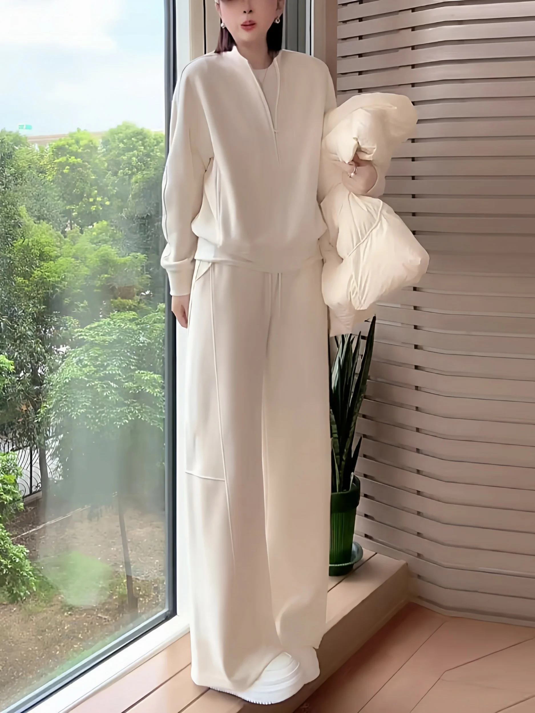 La Chapelle Women's Casual Sportswear Set Loose Fit Long Sve Sweatirt And Pants in Apricot Color Lazy Sle for Spring A...
La Chapelle Women's Casual Sportswear Set Loose Fit Long Sve Sweatirt And Pants in Apricot Color Lazy Sle for Spring A...