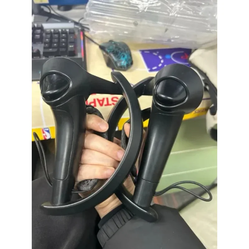 Index Knuckles VR Game Controller Steam Compatible Hand Grip 99% New Version
Index Knuckles VR Game Controller Steam Compatible Hand Grip 99% New Version