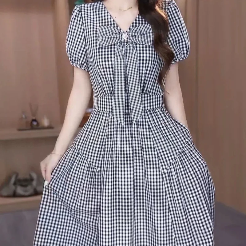 Chic Checkered Dress With Bow Detail For Women Casual Spring Autumn Outfit Preppy Style A Line Fit And Flare Design With Puff Sl
Chic Checkered Dress With Bow Detail For Women Casual Spring Autumn Outfit Preppy Style A Line Fit And Flare Design With Puff Sl