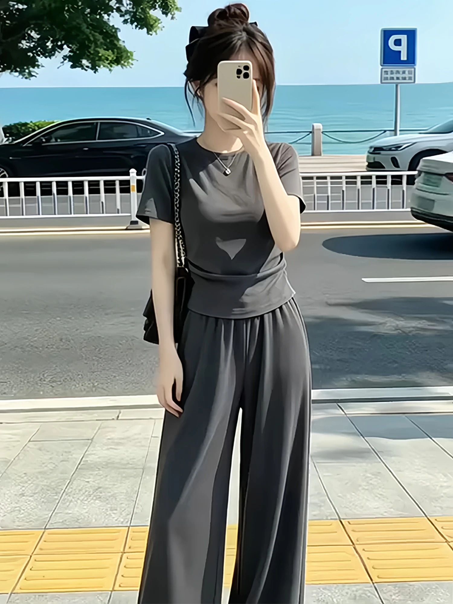 Fashionable Casual Women's Short Sleeve round Neck T-Shirt High Waist Loose Fit Pants Two-Piece Set Spring Breathable Comfort...
Fashionable Casual Women's Short Sleeve round Neck T-Shirt High Waist Loose Fit Pants Two-Piece Set Spring Breathable Comfort...