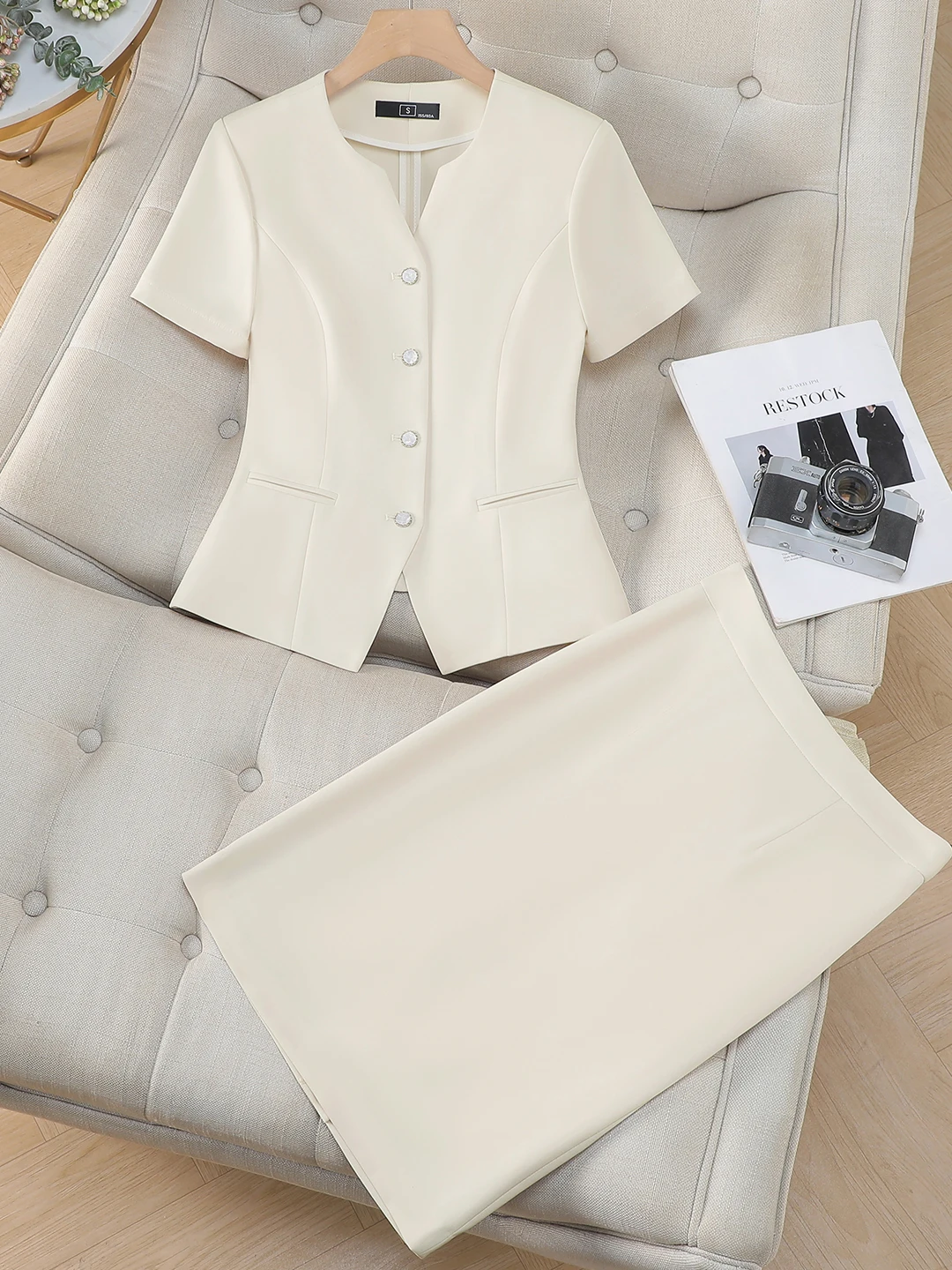 Business Lady Style Pure Color Commute Suit Set Women Summer Fashion Waist-Cinching Jacket And Skirt Two-Piece Set
Business Lady Style Pure Color Commute Suit Set Women Summer Fashion Waist-Cinching Jacket And Skirt Two-Piece Set