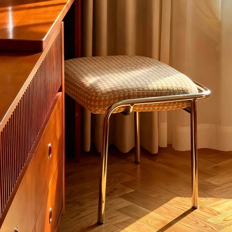 Bauhaus Style Vanity Stool - Iron Frame Upholstered Makeup Chair, Small Space Apartment Ottoman | Multi-Functional Footrest
Bauhaus Style Vanity Stool - Iron Frame Upholstered Makeup Chair, Small Space Apartment Ottoman | Multi-Functional Footrest