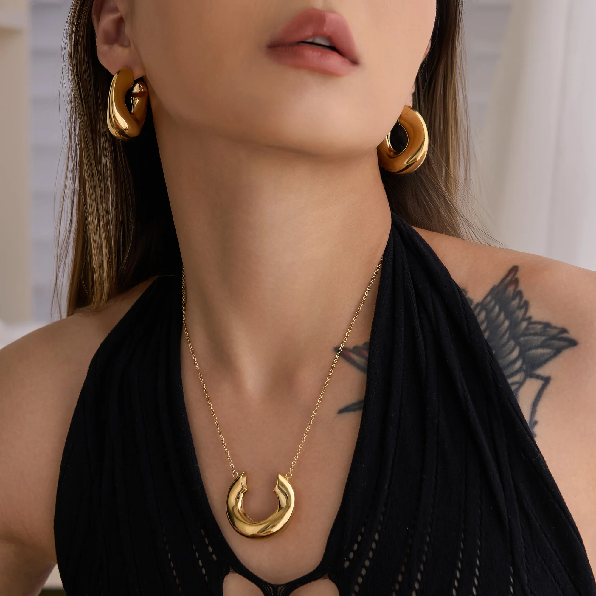 DASEIN Model Show Irregular U Shape Necklace Earring Set New 18k Gold Plated Tarnish Free Stainless Steel Modern Jewelry
DASEIN Model Show Irregular U Shape Necklace Earring Set New 18k Gold Plated Tarnish Free Stainless Steel Modern Jewelry
