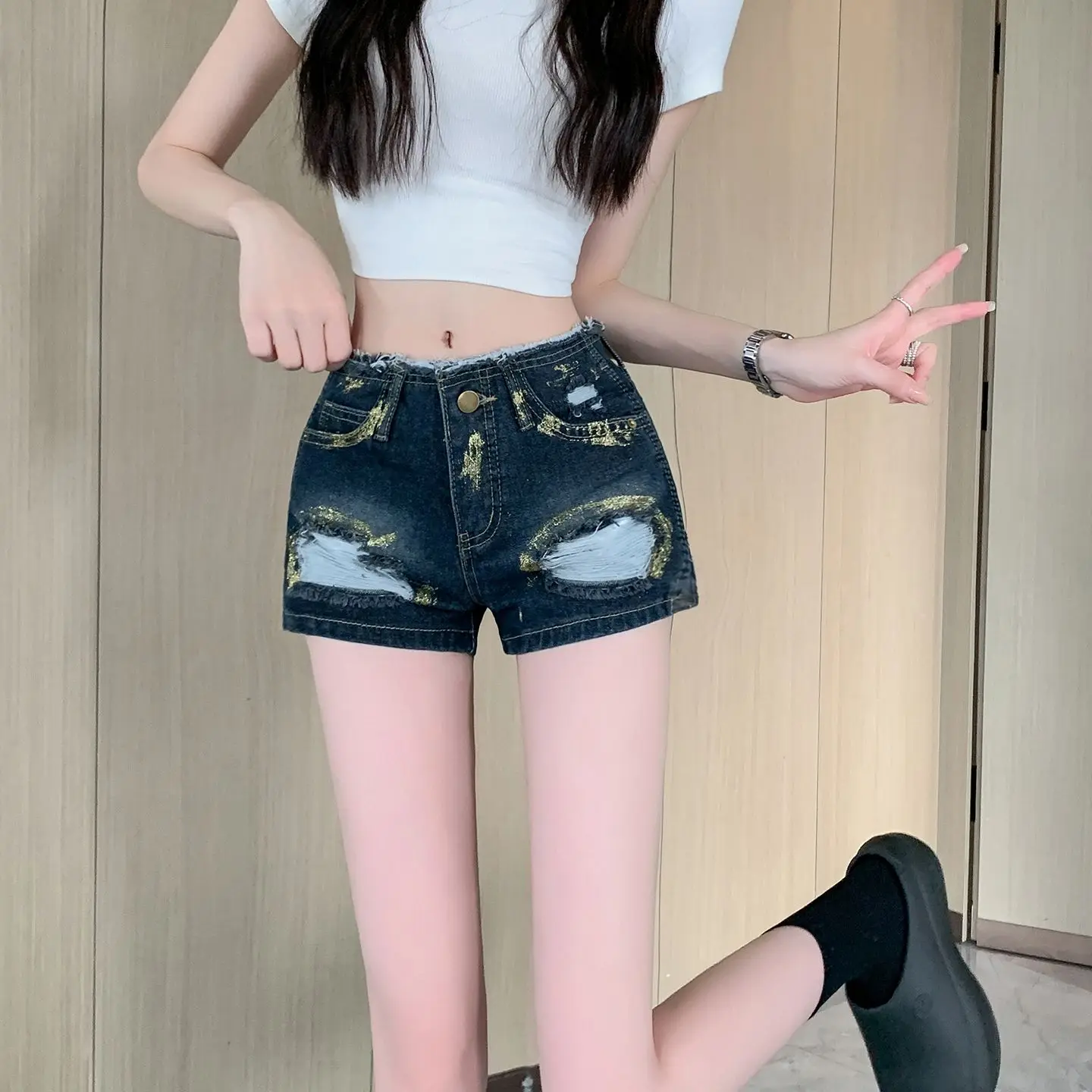 Low Waist Denim Shorts Women's Summer New Design Sensation Tight Color Block Frayed Body Contour Hot Pants Spicy Girl
Low Waist Denim Shorts Women's Summer New Design Sensation Tight Color Block Frayed Body Contour Hot Pants Spicy Girl