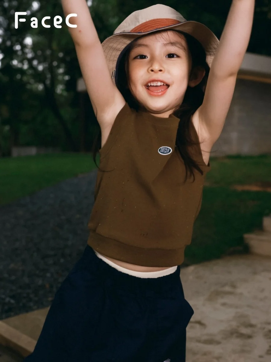 Lightweight Breathable Outdoor Vest for Girls Sweet Camisole Camping Style Cotton Blend Spring Summer Children's Clothing
Lightweight Breathable Outdoor Vest for Girls Sweet Camisole Camping Style Cotton Blend Spring Summer Children's Clothing