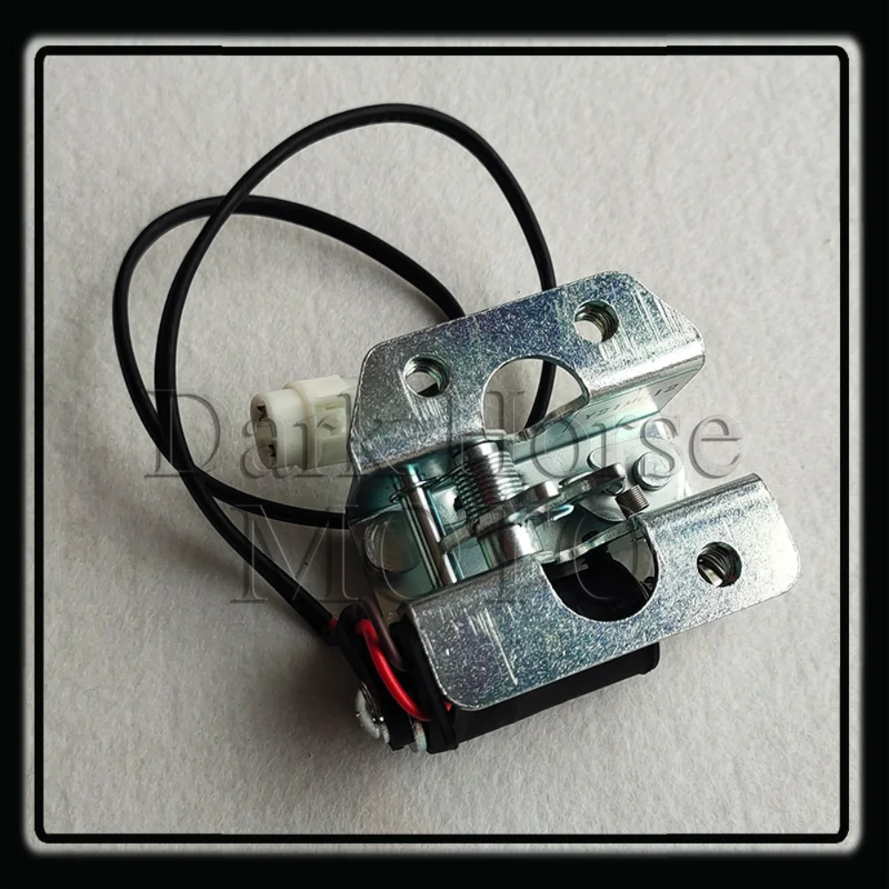 Motorcycle Seat Cushion Lock Rear Seat Lock Electronic Seat Cushion Lock Original Parts FOR ZONTES ZT 155-U2 U2-155
Motorcycle Seat Cushion Lock Rear Seat Lock Electronic Seat Cushion Lock Original Parts FOR ZONTES ZT 155-U2 U2-155