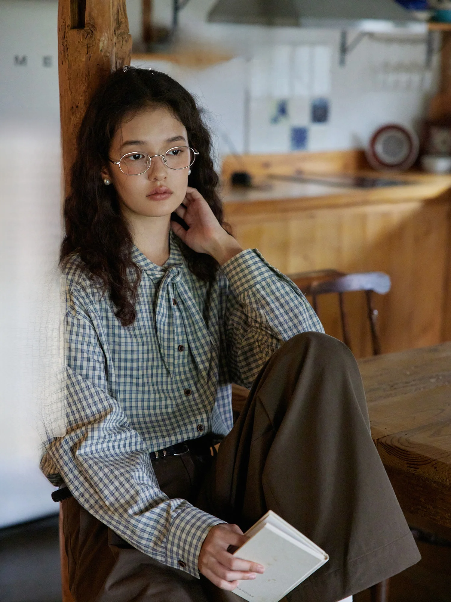 ORWhite Винтажная женская рубашка с круглым вырезом и длинным рукавом, цвета хаки, в клетку, приталенная, из хлопка, повседневная, модная, осень 2025, тренд сезона
ORWhite Винтажная женская рубашка с круглым вырезом и длинным рукавом, цвета хаки, в клетку, приталенная, из хлопка, повседневная, модная, осень 2025, тренд сезона