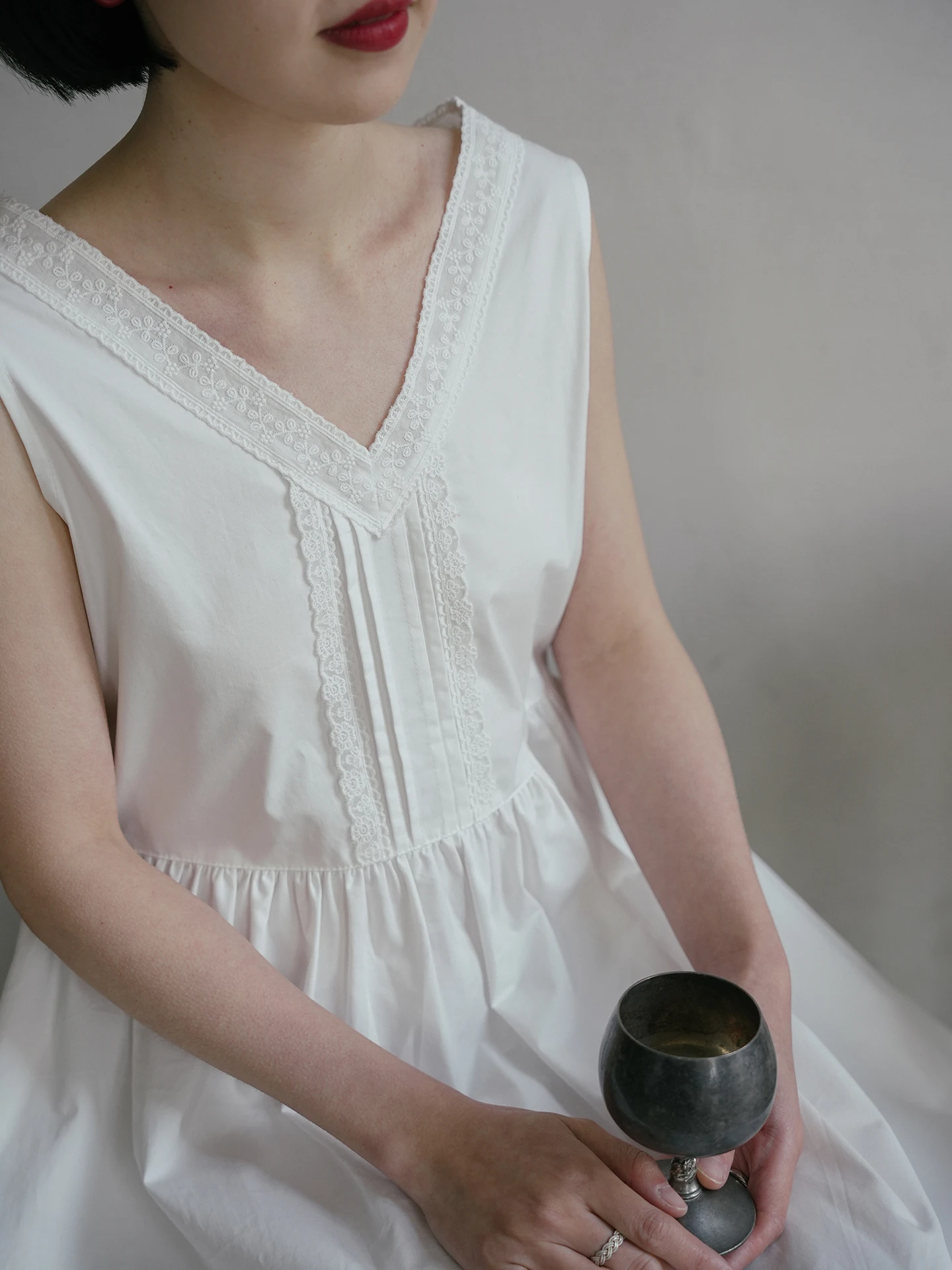 Retro Lace Trim V-neck Summer New Style Women's Dress Cotton A-line Skirt Sleeveless Loose Fit City Commute Suitable Dress
Retro Lace Trim V-neck Summer New Style Women's Dress Cotton A-line Skirt Sleeveless Loose Fit City Commute Suitable Dress