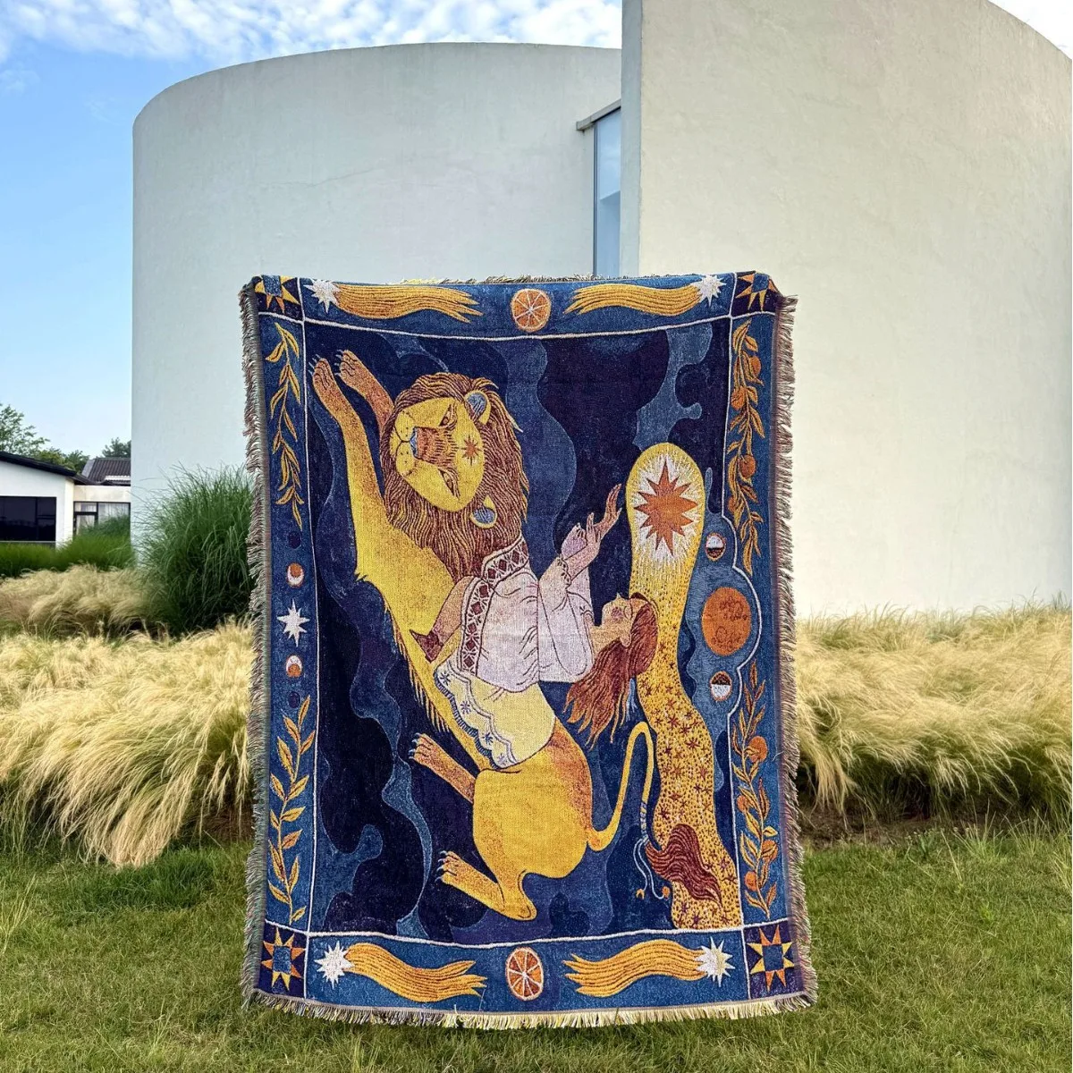 Girl and Lion Jacquard Throw Blanket with Tassel Woven Sofa Cover Multi-purpose Outdoor Camping Blanket Decorative Wall Tapestry
Girl and Lion Jacquard Throw Blanket with Tassel Woven Sofa Cover Multi-purpose Outdoor Camping Blanket Decorative Wall Tapestry