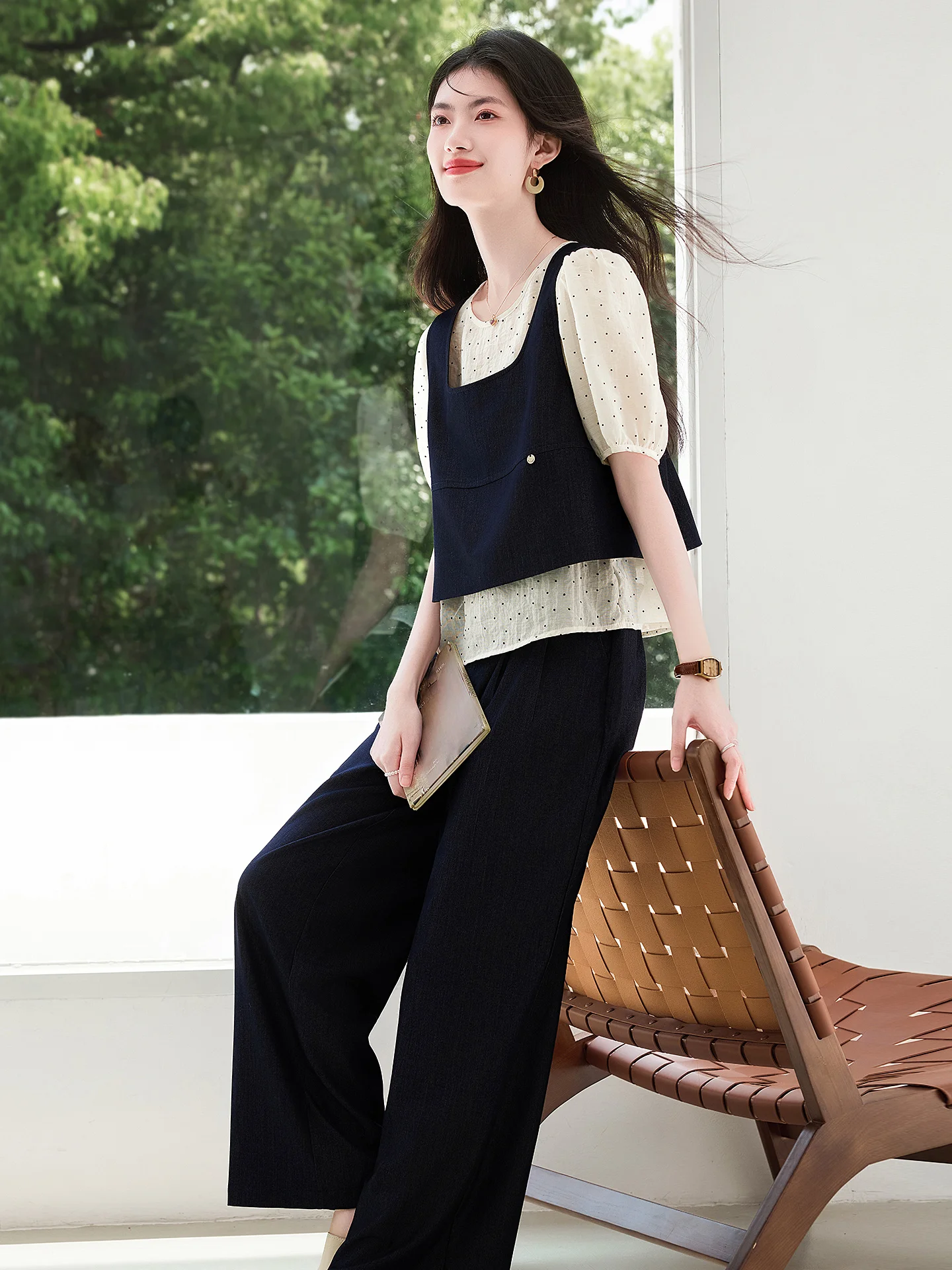 Xin Fei Yu Women's Summer Polka Dot Two-Piece Set Short Sleeve Wide Leg Pants Casual Style Breathable Lightweight Fashion
Xin Fei Yu Women's Summer Polka Dot Two-Piece Set Short Sleeve Wide Leg Pants Casual Style Breathable Lightweight Fashion