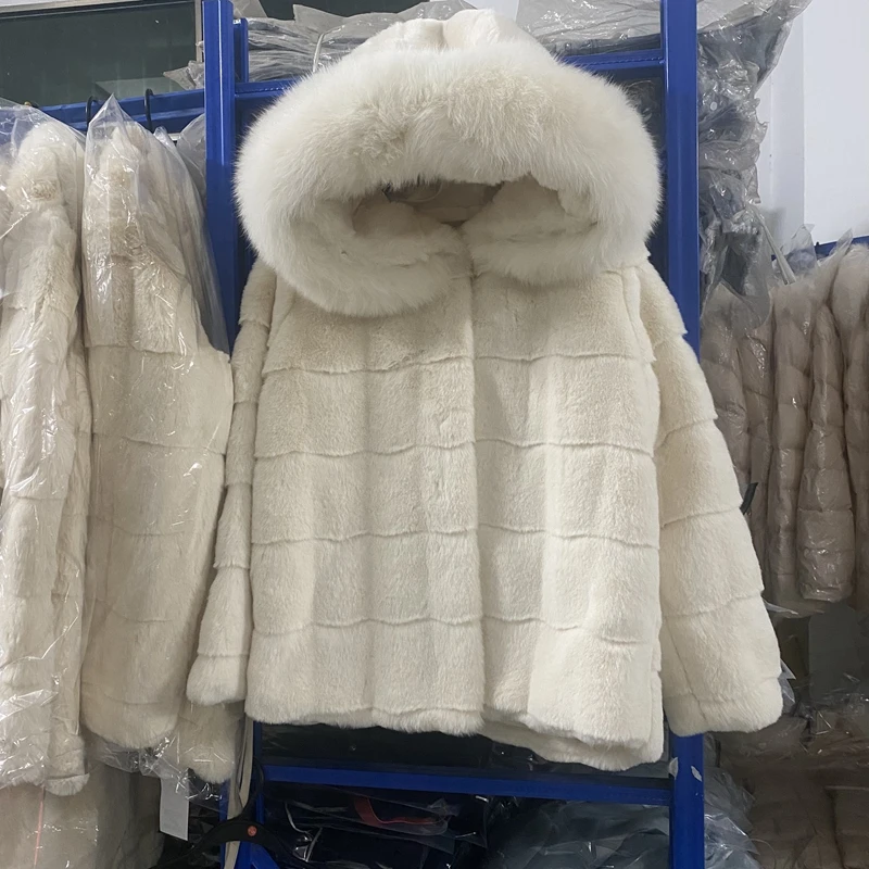 Youthful Large Fur Collar Young Feel Fur Quali Beige Winter Coat Princ Sle Horizontal Fur Patchwork with Hat
Youthful Large Fur Collar Young Feel Fur Quali Beige Winter Coat Princ Sle Horizontal Fur Patchwork with Hat