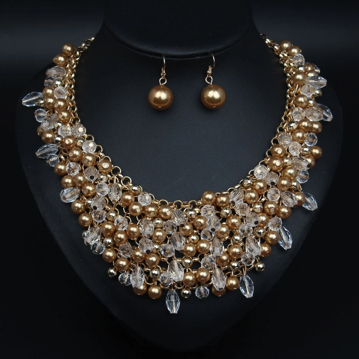 Pearl Water Drop Necklace and Earrings Set with Multi-Layered Women's Collar Chain Fashion Accessories
Pearl Water Drop Necklace and Earrings Set with Multi-Layered Women's Collar Chain Fashion Accessories