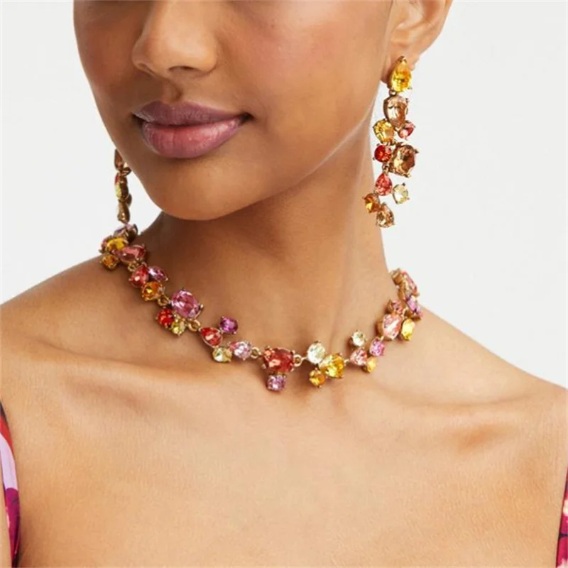 Oscar Designer Crystal Statement Necklace Avant-Garde Color Blossom Collar Luxury Art Jewelry for Women Gift Party Anniversary
Oscar Designer Crystal Statement Necklace Avant-Garde Color Blossom Collar Luxury Art Jewelry for Women Gift Party Anniversary