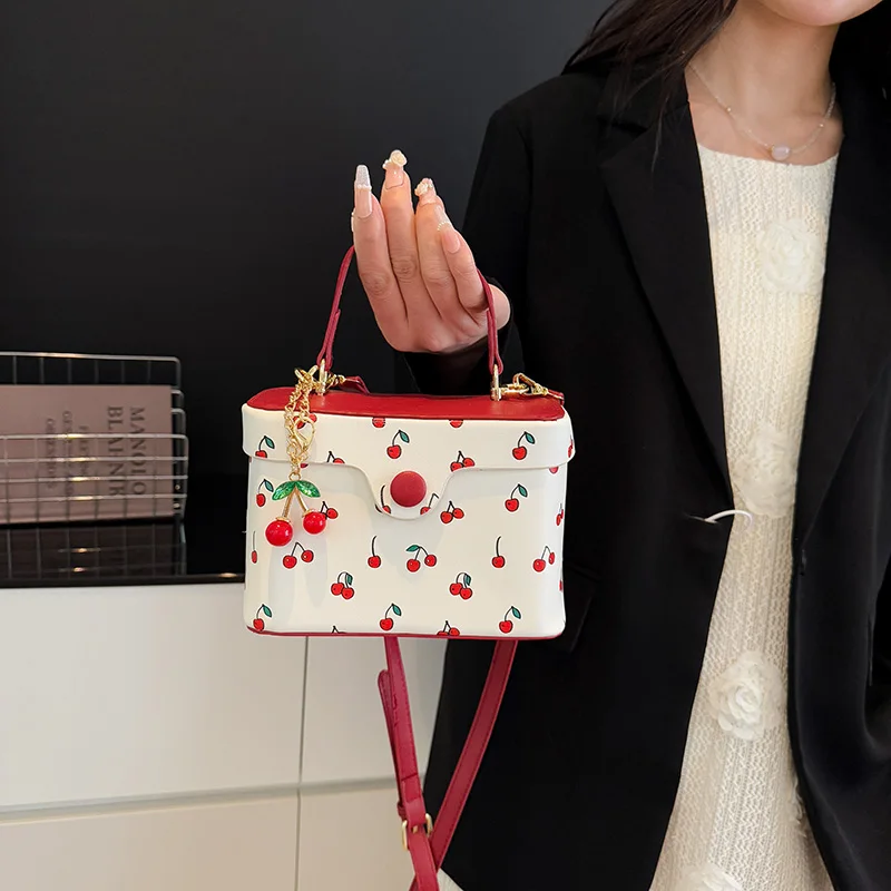 Cherry Print Shoulder Bags Sweet Crossbody Bag with Cherry Pendant Cute Fashion Small Square Hobo Bag Casual Simple Tote Handbag
Cherry Print Shoulder Bags Sweet Crossbody Bag with Cherry Pendant Cute Fashion Small Square Hobo Bag Casual Simple Tote Handbag
