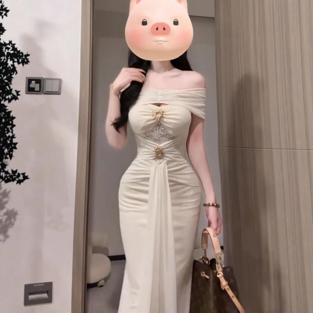 Spring and Summer Temperament Socialite Lace Hollow Strapless Skirt One Shoulder Slim Fit Waist Cinched Fish Tail Long Skirt
Spring and Summer Temperament Socialite Lace Hollow Strapless Skirt One Shoulder Slim Fit Waist Cinched Fish Tail Long Skirt