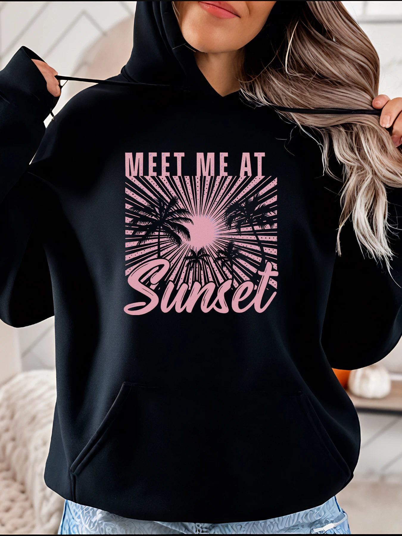 Женская черная толстовка с капюшоном Meet Me at Sunset с принтом пальмы, повседневная уличная толстовка для пляжного отдыха и повседневной одежды 
Женская черная толстовка с капюшоном Meet Me at Sunset с принтом пальмы, повседневная уличная толстовка для пляжного отдыха и повседневной одежды