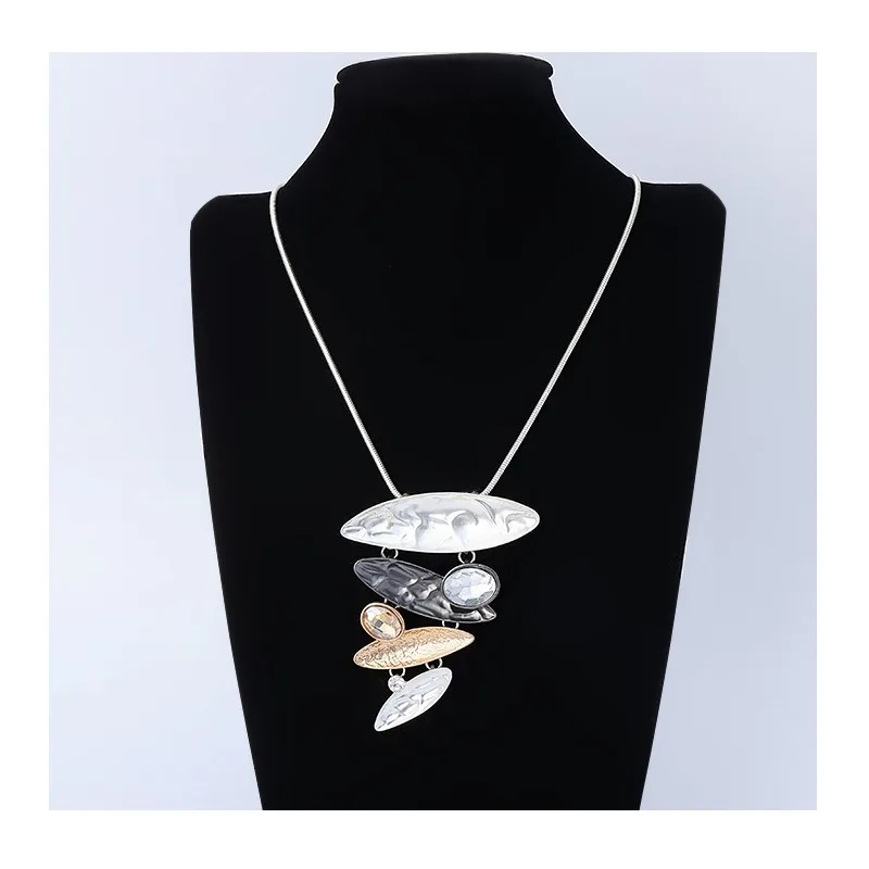 New Necklace Retro Long Necklace Geometric Contrasting Color Pendant Alloy Women's Sweater Chain
New Necklace Retro Long Necklace Geometric Contrasting Color Pendant Alloy Women's Sweater Chain