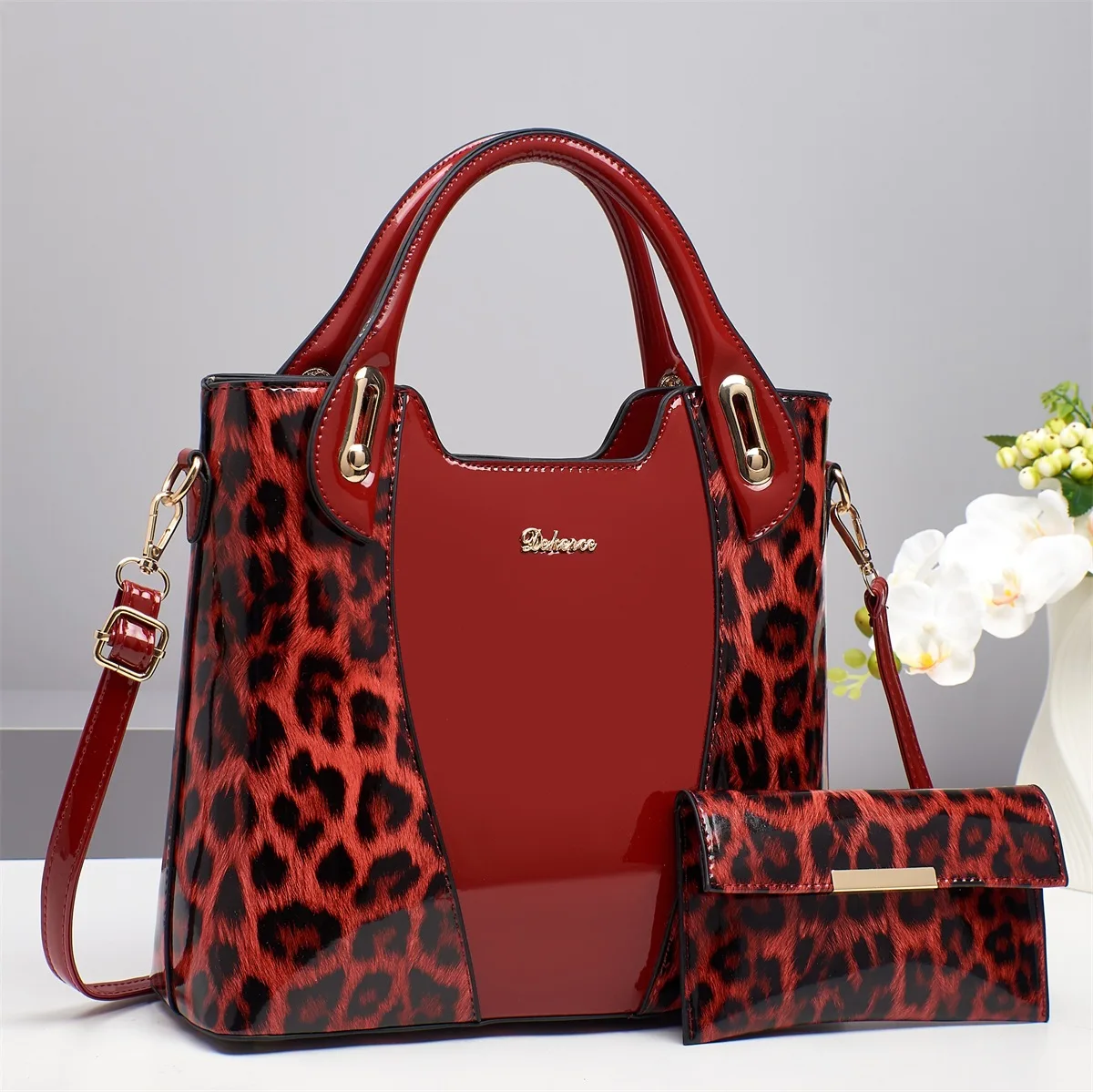Bright Leather Handbag for Women Vintage Shoulder Tote Bag Luxury Designer Ladies Large Capacity Purse Commute Bags Sac A Main
Bright Leather Handbag for Women Vintage Shoulder Tote Bag Luxury Designer Ladies Large Capacity Purse Commute Bags Sac A Main