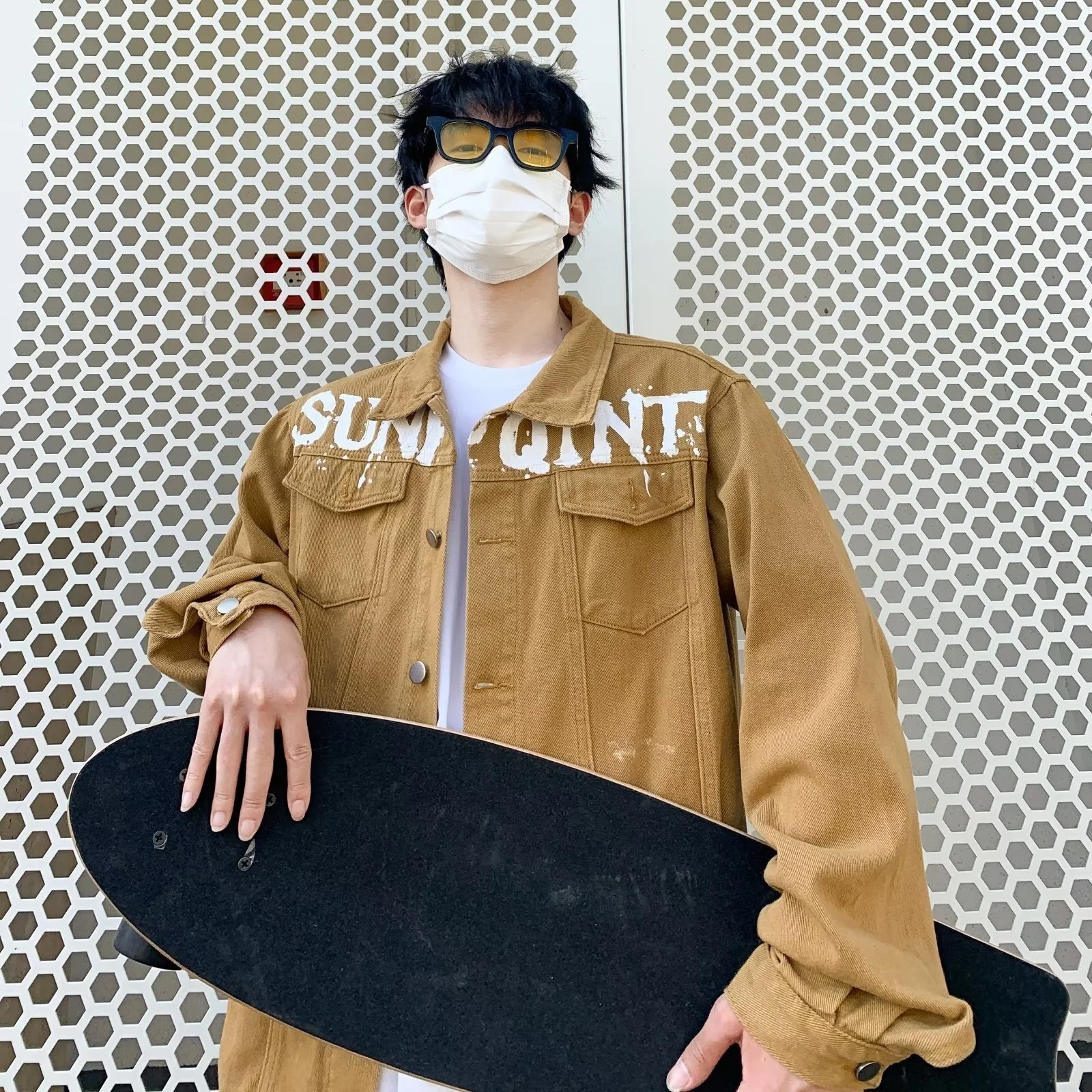 Модный американский ретро-джак для мужчин, осенне-зимняя роскошная мужская одежда большого размера, элитный трендовый бренд с цветочным принтом
Модный американский ретро-джак для мужчин, осенне-зимняя роскошная мужская одежда большого размера, элитный трендовый бренд с цветочным принтом