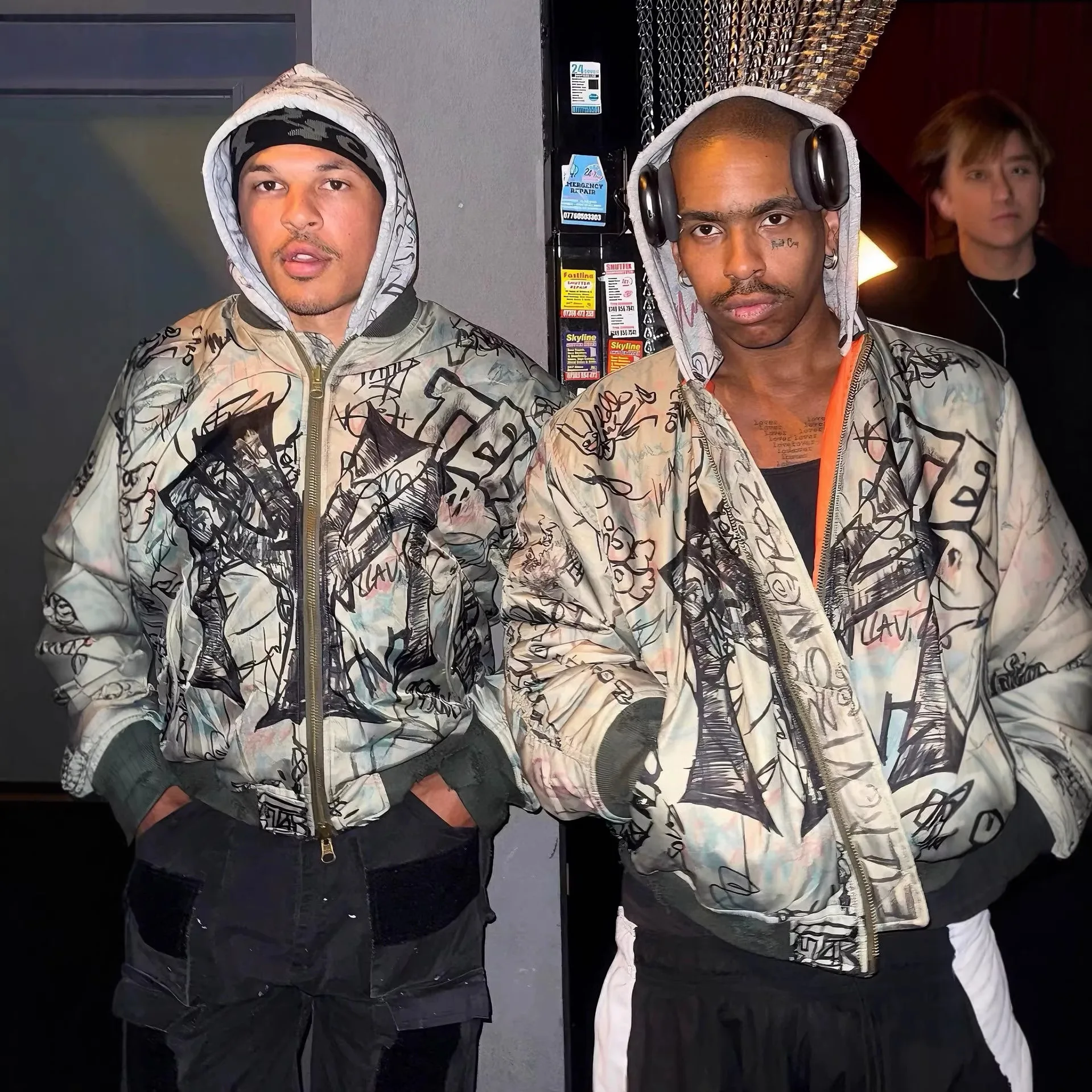 Mowalola MY City Hand-painted graffiti on the hooded cotton jacket - size 6 Bomber jacket for both men and women
Mowalola MY City Hand-painted graffiti on the hooded cotton jacket - size 6 Bomber jacket for both men and women