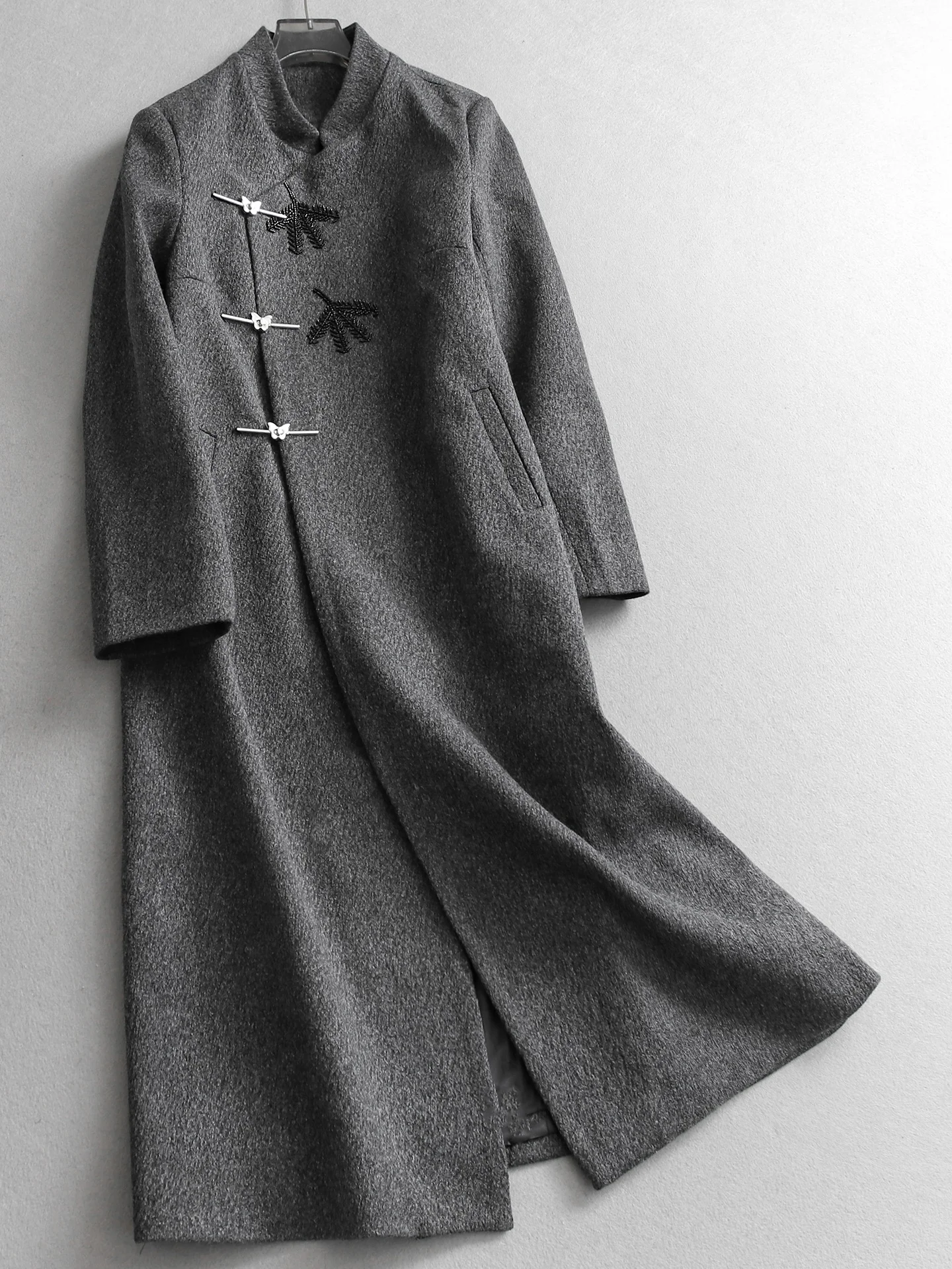 Chinese Style Long Sleeve Woolen Coat Metal Buckle Bead Decoration Stand Collar Women's Outerwear Warm Daily Wear
Chinese Style Long Sleeve Woolen Coat Metal Buckle Bead Decoration Stand Collar Women's Outerwear Warm Daily Wear