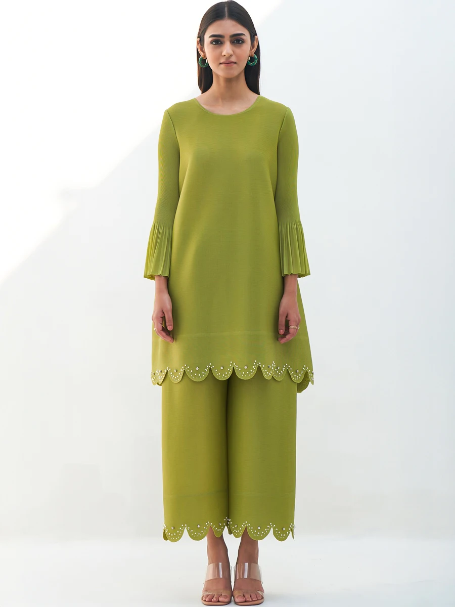Plus Size Woman 2 Piece Sets Miyake Pleated Elegant Pants And Blouse Set For Women Summer Outfit Female Casual Fashion Clothes
Plus Size Woman 2 Piece Sets Miyake Pleated Elegant Pants And Blouse Set For Women Summer Outfit Female Casual Fashion Clothes