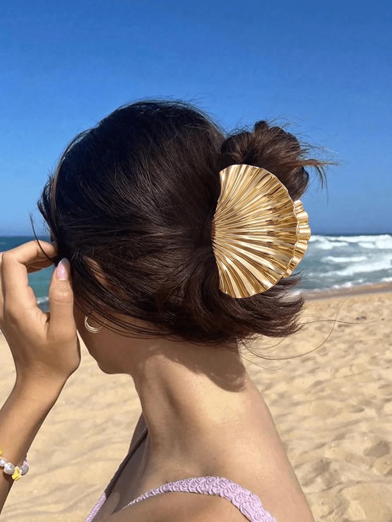 1pc Large Metal Shell Shaped Hair Clip For Women, Strong Grip Suitable For Thick Hair, Fashion Hair Accessory For Summer Beach
1pc Large Metal Shell Shaped Hair Clip For Women, Strong Grip Suitable For Thick Hair, Fashion Hair Accessory For Summer Beach