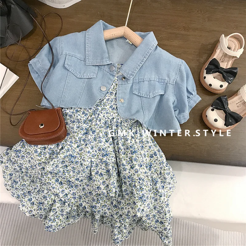 Korean Girls' Fashionable Short Denim Jacket and Chiffon Floral Strap Dress Set for Summer New Style
Korean Girls' Fashionable Short Denim Jacket and Chiffon Floral Strap Dress Set for Summer New Style