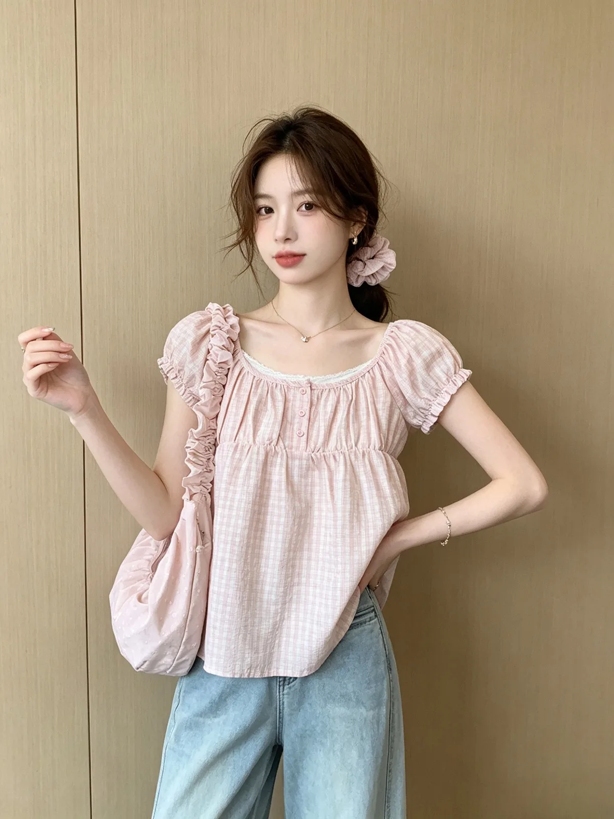 Spring Bubble Sleeve Shirt Women's Checkered Gingham Lace Square Collar Beautiful Shirt Casual Breathable Lightweight
Spring Bubble Sleeve Shirt Women's Checkered Gingham Lace Square Collar Beautiful Shirt Casual Breathable Lightweight