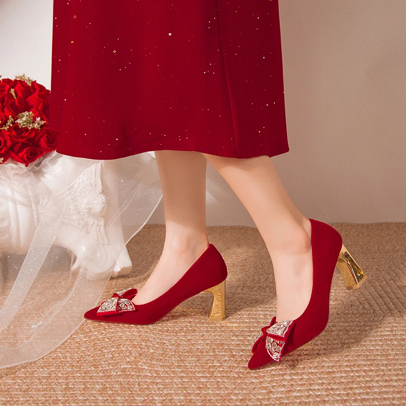 *Fashionable and Elegant Wedding Banquet High Heels for Women Spring Autumn New Pointed Square Heel Comfortable Casual Shoes
*Fashionable and Elegant Wedding Banquet High Heels for Women Spring Autumn New Pointed Square Heel Comfortable Casual Shoes