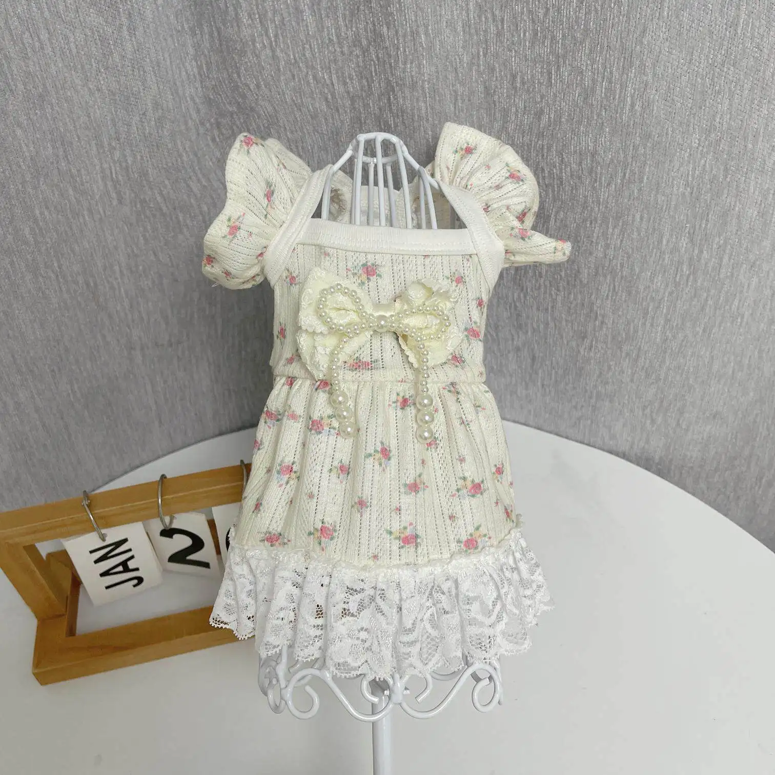 Simple Beige Floral Print Puppy Dog Cat Skirts Clothing Summer Soft Cotton Pearl Bow Lace Dress for Small Medium Dog Pet Clothes
Simple Beige Floral Print Puppy Dog Cat Skirts Clothing Summer Soft Cotton Pearl Bow Lace Dress for Small Medium Dog Pet Clothes