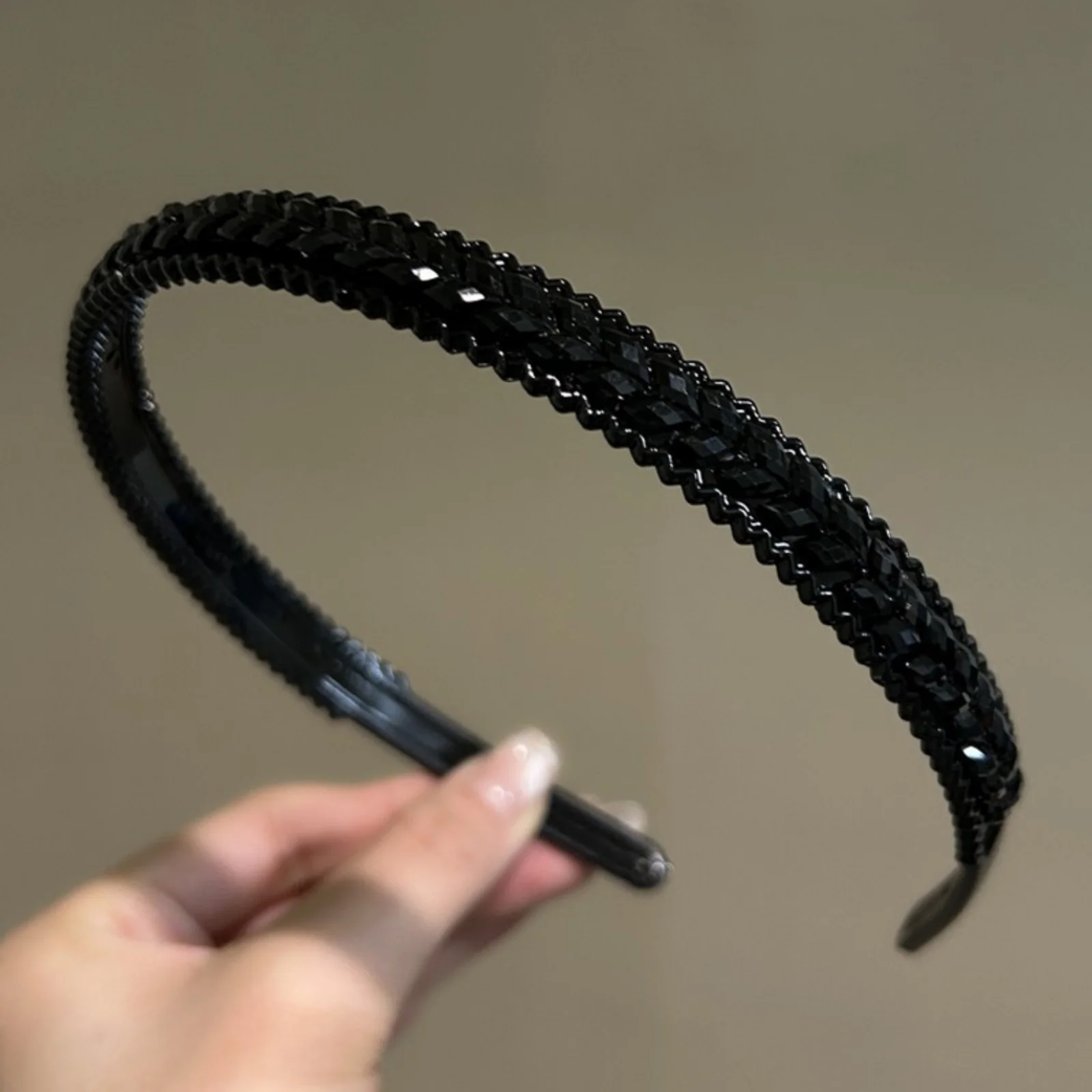 1Pc Face-Washing Headband Hair Accessory, New Style Non-Slip Hair Hoop with Teeth, Hair Ornament for Adults, Hair Clip for Flyaw
1Pc Face-Washing Headband Hair Accessory, New Style Non-Slip Hair Hoop with Teeth, Hair Ornament for Adults, Hair Clip for Flyaw