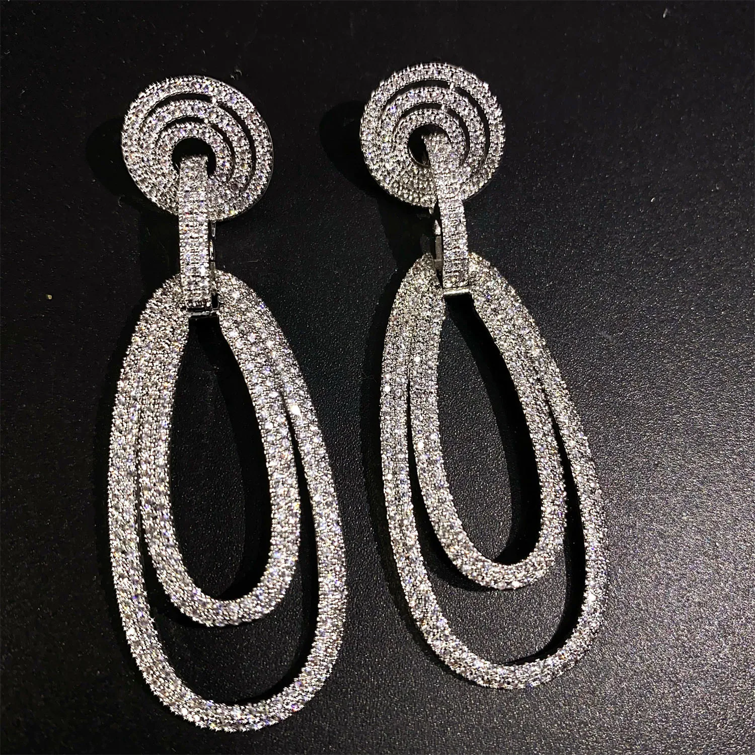 wedding bride shiny earrings silver color zircon elegant luxury jewelry dinner party long large earrings oval circel pendant
wedding bride shiny earrings silver color zircon elegant luxury jewelry dinner party long large earrings oval circel pendant