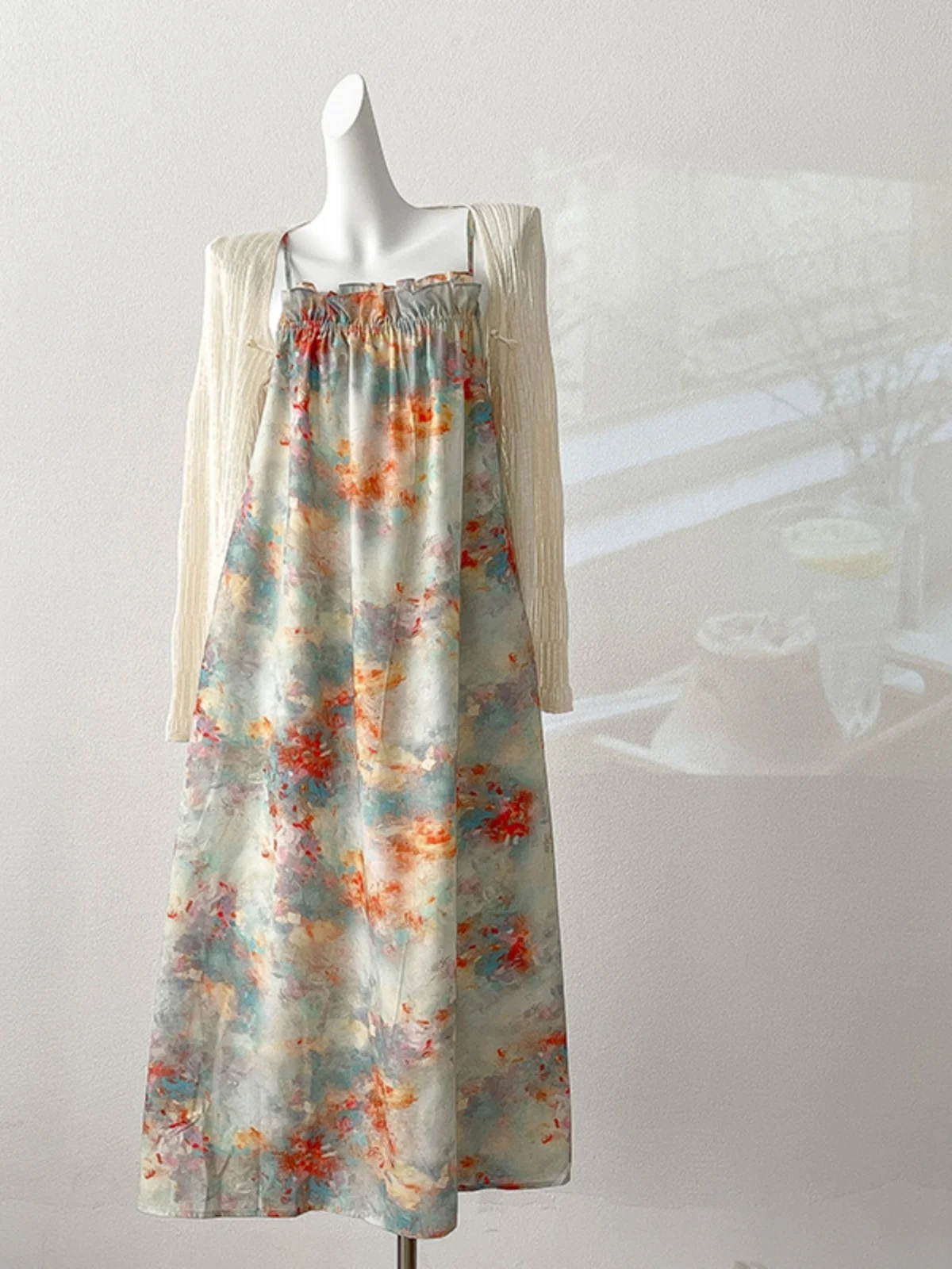 Vintage Floral Suspender Dresses Women Summer New High Waist Slim A-Line Gown Lady Beach Holiday Long Sundress
Vintage Floral Suspender Dresses Women Summer New High Waist Slim A-Line Gown Lady Beach Holiday Long Sundress