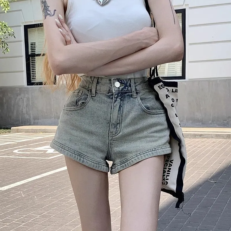 New in Summer Retro Denim Shorts Women High Waisted Slim Zipper Pockets Fashionable Versatile Spice Girls Hot Pants
New in Summer Retro Denim Shorts Women High Waisted Slim Zipper Pockets Fashionable Versatile Spice Girls Hot Pants