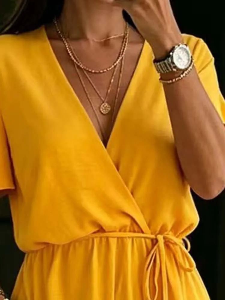 2026 Women Solid Color V Neck short sleeved Ruffled Romper With Pockets Tie Waist Casual Jumpsuit Shorts Vacation StreJumpsuit
2026 Women Solid Color V Neck short sleeved Ruffled Romper With Pockets Tie Waist Casual Jumpsuit Shorts Vacation StreJumpsuit