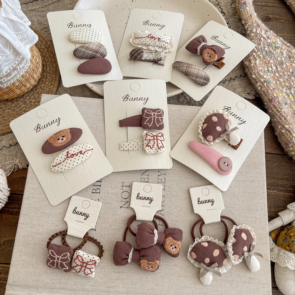 Embroidery Bear Cartoon Hairpin Cute Barrettes Headwear Bangs Side Clip Hairpin Hair Clip Girl Hair Accessories Kids Headdress
Embroidery Bear Cartoon Hairpin Cute Barrettes Headwear Bangs Side Clip Hairpin Hair Clip Girl Hair Accessories Kids Headdress