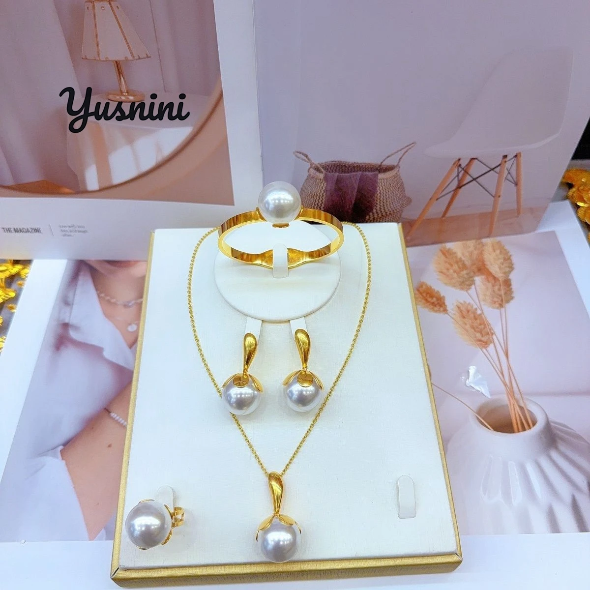 Модное Дубайское европейское 24-каратное позолоченное ожерелье на заказ, серьги, кольца, браслет, комплект ювелирных изделий для любителей свадебной вечеринки DD10911
Модное Дубайское европейское 24-каратное позолоченное ожерелье на заказ, серьги, кольца, браслет, комплект ювелирных изделий для любителей свадебной вечеринки DD10911