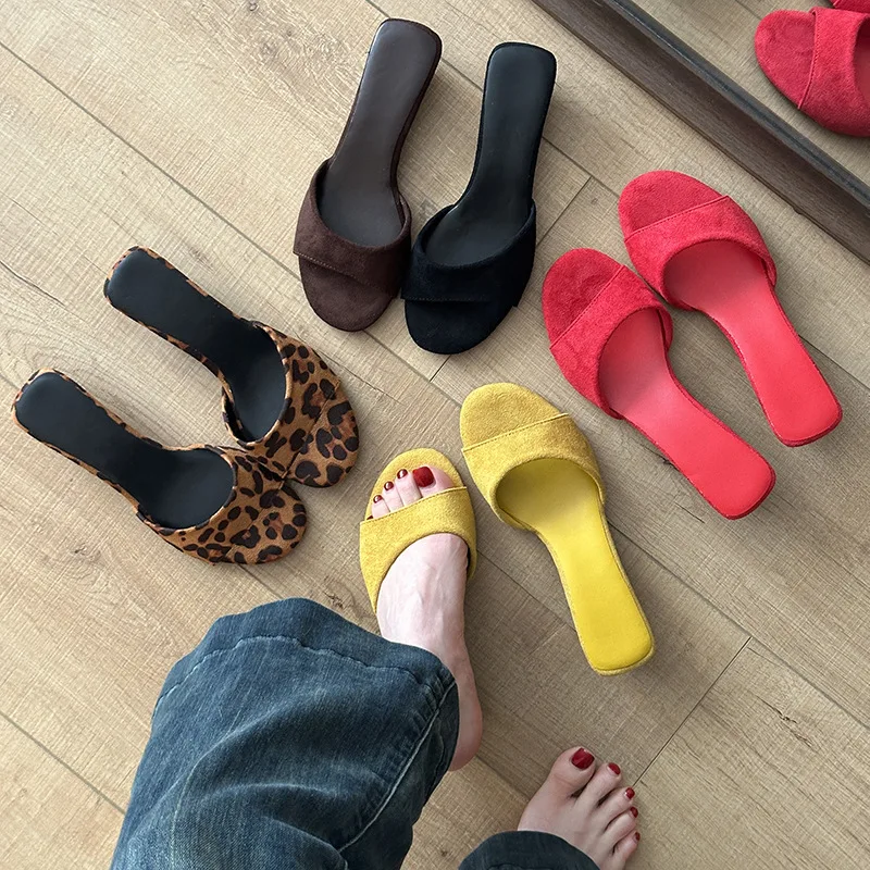 Women's Slippers High Quality Suede Casual Cool Slippers French Style Wedge Heel One-word Slipper Summer Open-toe Cool Slippers
Women's Slippers High Quality Suede Casual Cool Slippers French Style Wedge Heel One-word Slipper Summer Open-toe Cool Slippers