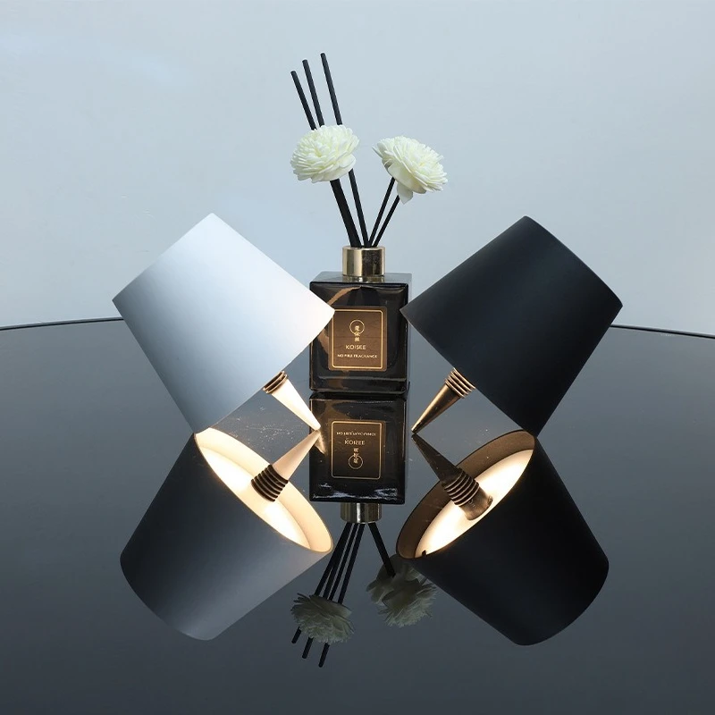 Беспроводные металлические торшеры для бутылок вина, портативные сенсорные светодиодные настольные настольные светильники, креативные прикроватные тумбочки для кабинета, спальни, кухни, кофейни
Беспроводные металлические торшеры для бутылок вина, портативные сенсорные светодиодные настольные настольные светильники, креативные прикроватные тумбочки для кабинета, спальни, кухни, кофейни