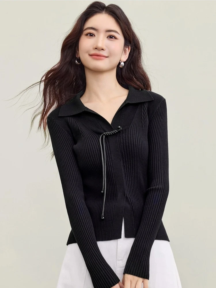 SENTUBILA Women's Sweaters Chinese-style Solid Tassel Frog Button Sweaters 2025 Autumn Long-sleeve Slim-fit Knit Tops W53HL2356
SENTUBILA Women's Sweaters Chinese-style Solid Tassel Frog Button Sweaters 2025 Autumn Long-sleeve Slim-fit Knit Tops W53HL2356