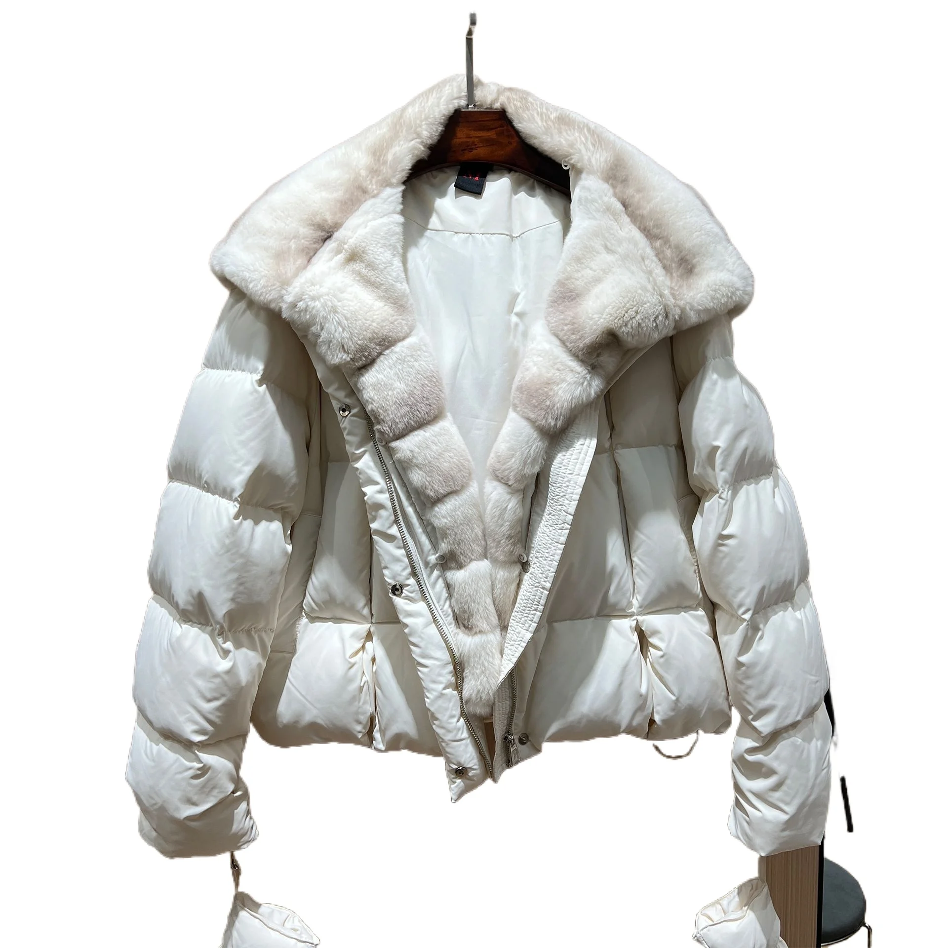 2025 Winter New Product European Station Rex Rabbit Hair Goose Down Jacket Women's Short Fashion Versatile Thickened Jacket
2025 Winter New Product European Station Rex Rabbit Hair Goose Down Jacket Women's Short Fashion Versatile Thickened Jacket