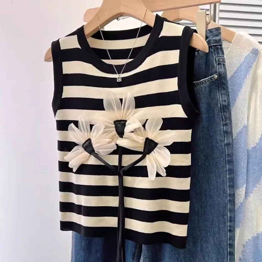 Women's Summer New Design Sense Slim Fit Drawstring Versatile Sweater Ladies Sleeveless Vest Tees 3D Flower Knitted Tank Top
Women's Summer New Design Sense Slim Fit Drawstring Versatile Sweater Ladies Sleeveless Vest Tees 3D Flower Knitted Tank Top